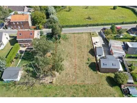 magnifique terrain à batir pour une ou deux maisons.