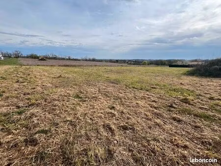 terrain 1 470 m² mirande