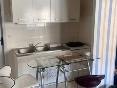 studio meublé avec place parking