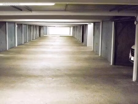 av garage-box 13 m² fermé 24.000
