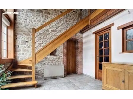 maison ancienne avec dépendances et terrain