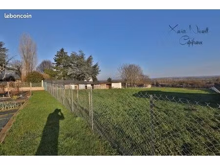 terrain 2 500 m² sance