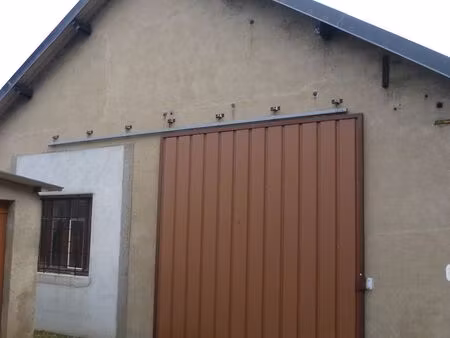 depots 100m² et 80m² bourges zone franche