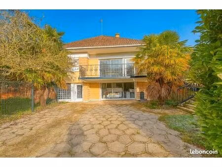 propriété 5 pièces 148 m²