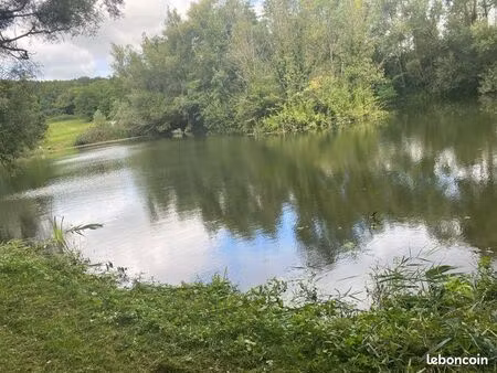 vend étang de pêche + terrain agricole