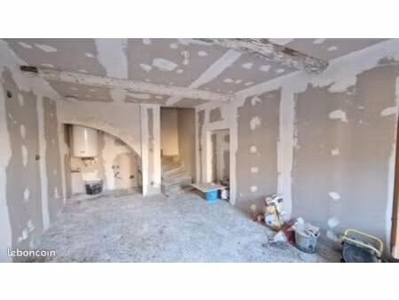 maison de ville au calme