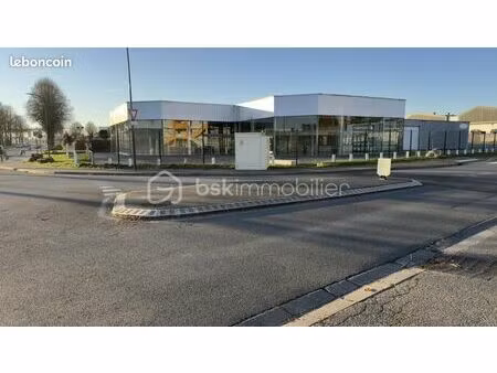 local autos 1 500 m²