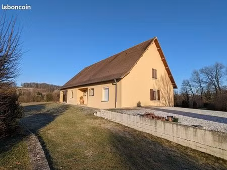 maison 6 pièces 204 m²