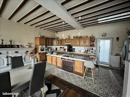 maison 7 pièces 189 m²