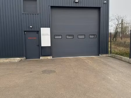 local de stockage 120m2 + auvent