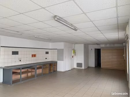 loue cellule/local commercial de 80m² en plein centre ville de rosieres pres troyes (10430