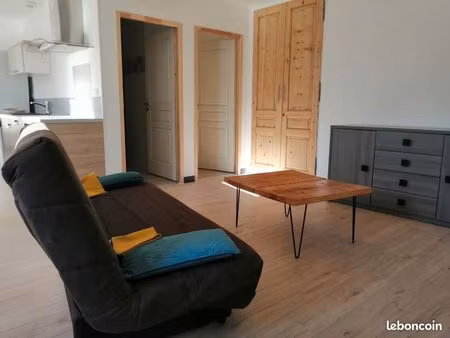 appartement dans maison de village