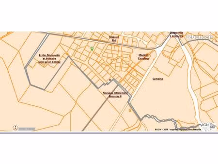terrain communal constructible de 840 m² entre deux lotissements
