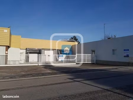 local d'activité 1 125 m²