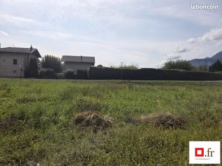 terrain 540 m² tencin