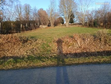 terrain constructible dans un hameau tranquille de la creuse