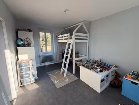 maison rénovée – 3 chambres – jardin – garage – proche centre-ville et collège