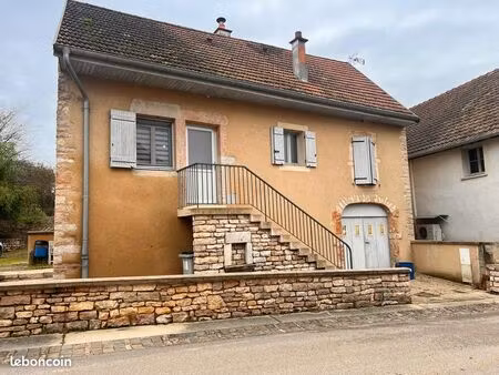 maison 110 m² sur sous-sol – 4 chambres – terrain 2 200 m² constructible – peintre (39290)