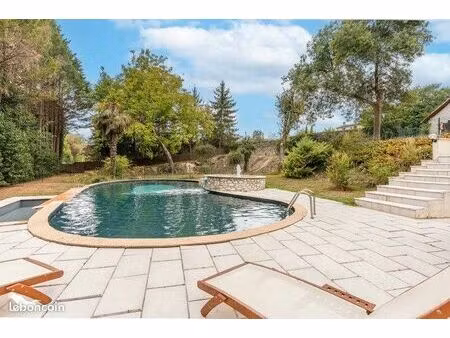 maison 5 pièces 137 m²