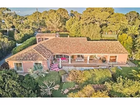 villa 9 pièces 320 m²