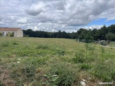 terrain 3 140 m² angoisse