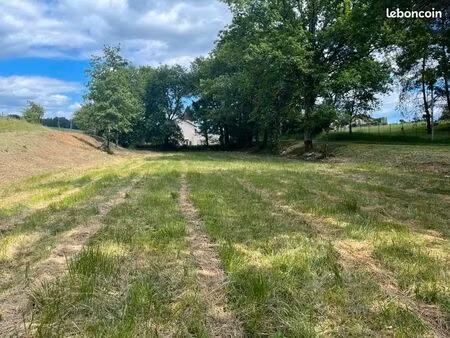 terrain 2 100 m² condat sur trincou