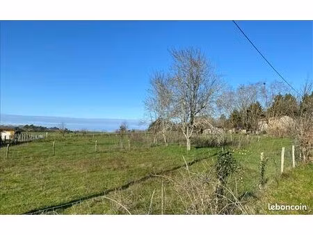 terrain 1 000 m² le pizou