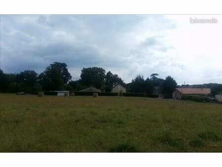 terrain 1 350 m² montcaret