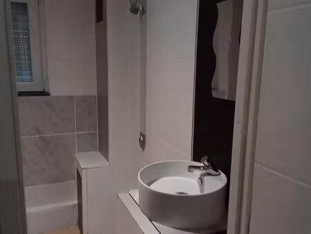 loue chambre meublée