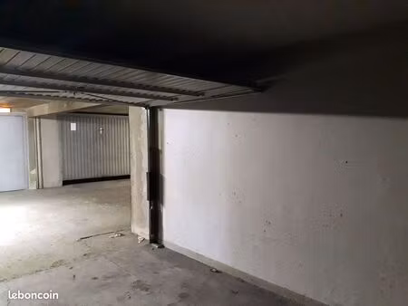 box à louer proche croix de chavaux