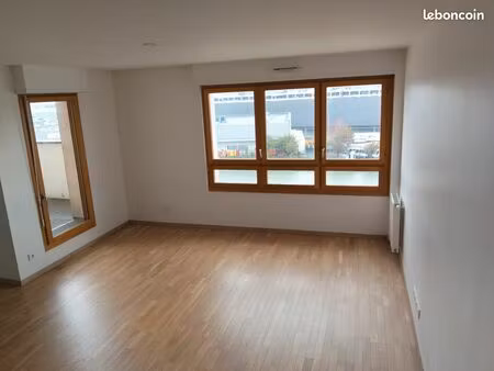 4p duplex à louer pantin canal