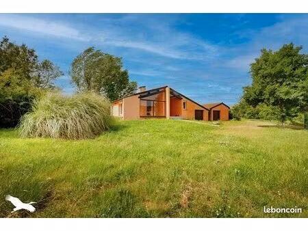 maison 7 pièces 205 m²