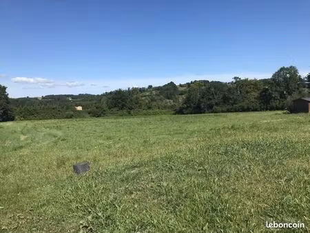 terrain 6 834 m² ussac