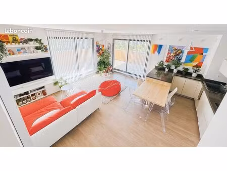 dernier étage à aix – t4 lumineux de 83 m² avec terrasse de 50m²  2 parkings et résidence 