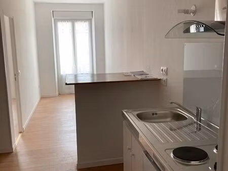 appartement f2 centre-ville vue château