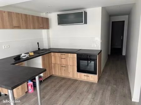 location f4 rdc avec terrasse