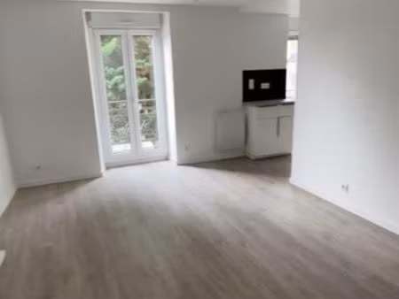 joli t2 entièrement rénové centre ville proche commodités