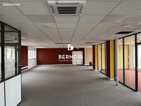 bureau 200 m²