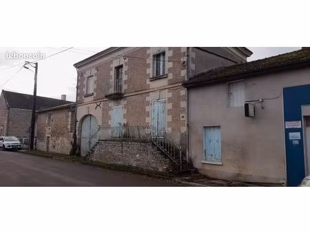 maisons de maître à restaurer + c dépendance