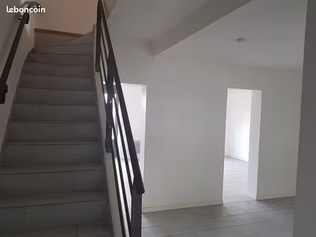 maison de ville t4 avec étages  proche de toutes les proximités