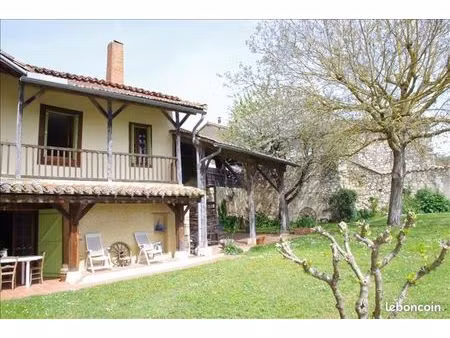 maison 6 pièces 220 m²