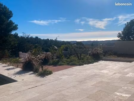 villa 235m2 sur 1000m2 de terrain aménagé