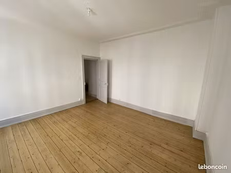 local pro libre de suite bureau en coloc