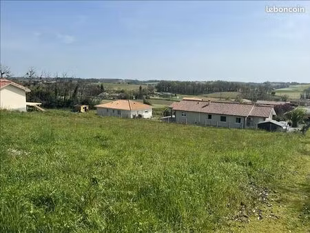 terrain 1 072 m² montaut