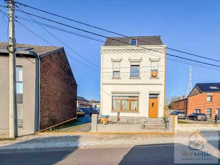 maison 4 façades avec garage et jardin