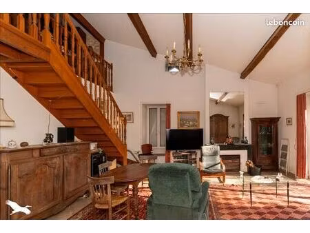 maison 6 pièces 204 m²