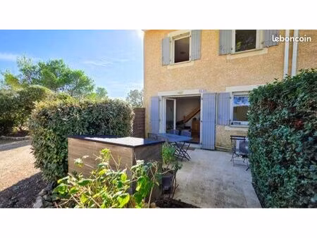 maison dans résidence privée