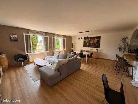 à vendre grand appartement entièrement rénové avec terrasse et garage  116m2  3 chambres