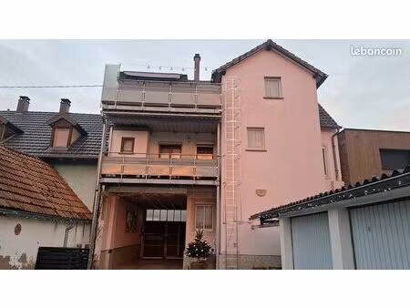 immeuble d'habitation avec dépendances