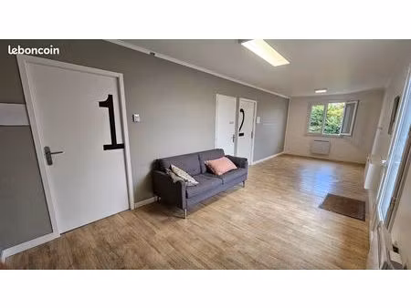 a louer local professionnel 110m²
